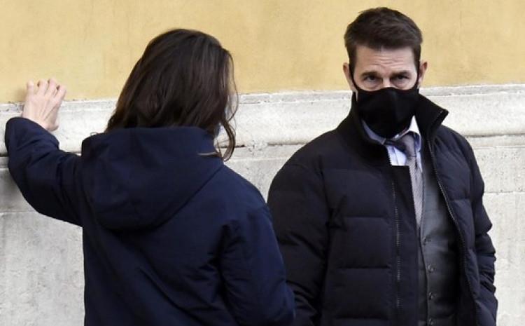 Том Круз ја покажа новата 20 години помлада девојка