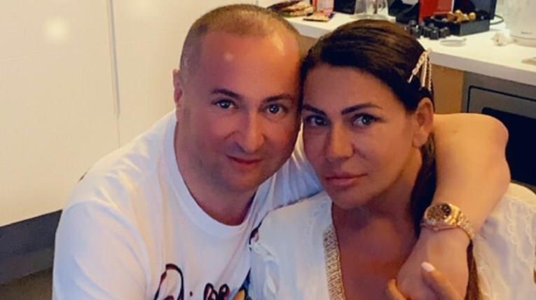 Сопруга на српски турбофолкер: Ни требаат 10.000 евра за да го поминеме месецот 