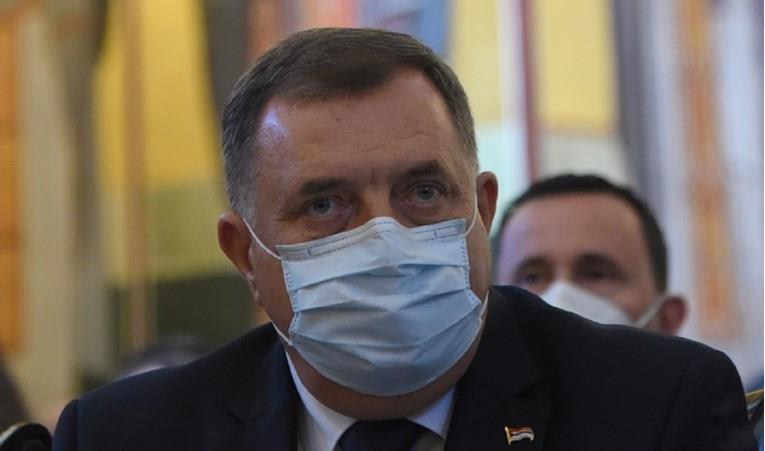 Додик е во болница поради компликации со корона 