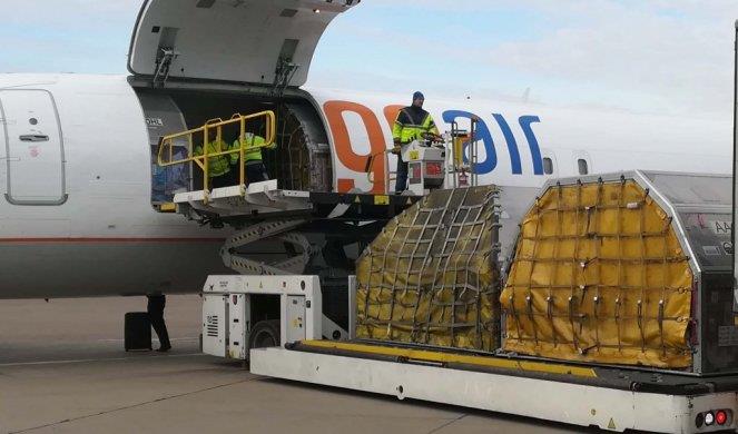 Фото: Во Србија пристигна првата пратка вакцини од Фајзер