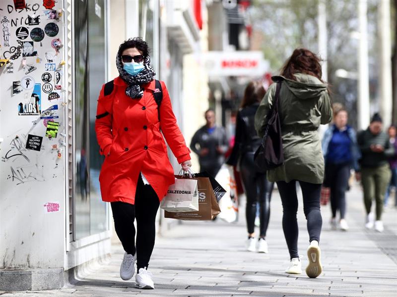 Грција сака туристи, предлага заедничка потврда во ЕУ за вакцинација 