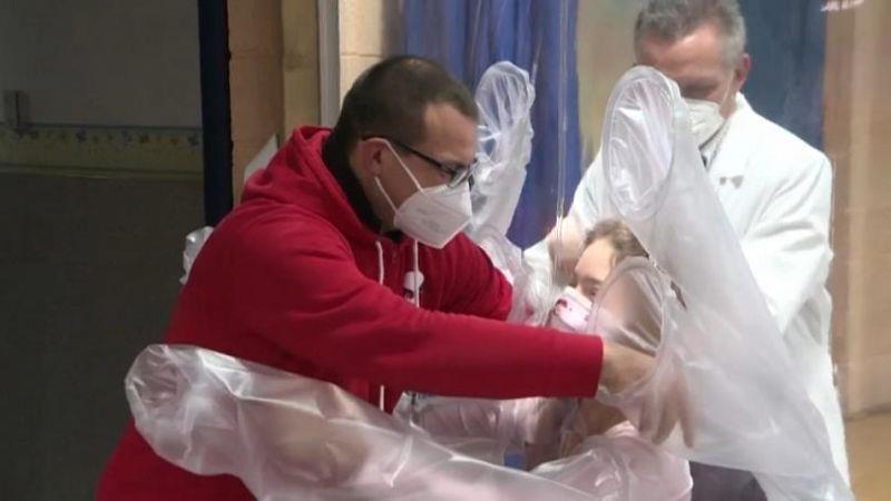 Британска студија: Оздравените имаат ист имунитет како вакцинираните од коронавирусот
