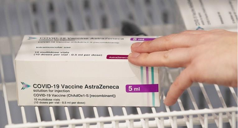 Вакцината од АстраЗенека може да ја примаат само лица под 65 години,тврдат германските научници