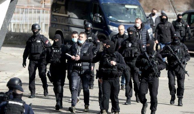 17-члена криминална група уапсена во Србија, осомничена за убиства и киднапирања
