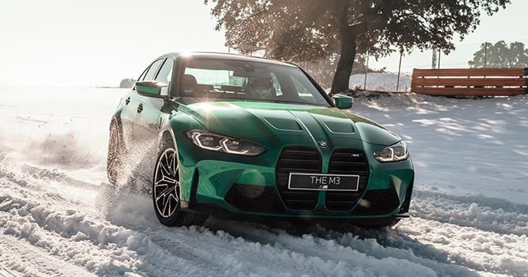 BMW M3 се покажа како одличен избор за на снег (ВИДЕО)