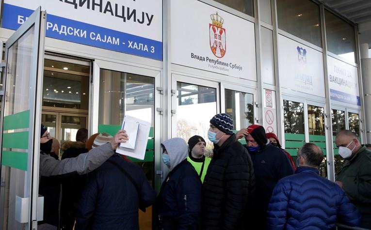 Денеска Србија доби 50.000 дози руска вакцина, утре пристигнуваат 500.000 кинеска 