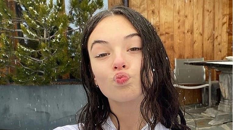Ќерката на Моника Белучи се појави на насловната на Elle (ФОТО)