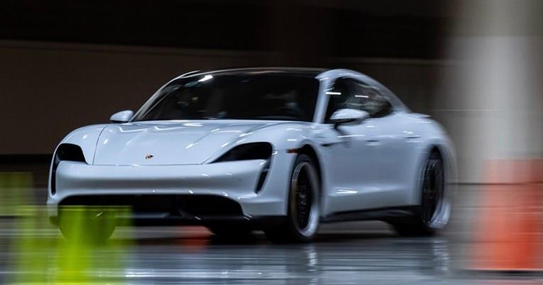 Porsche Taycan е најбрз на светот, влезе во Гинисовата книга (ВИДЕО)