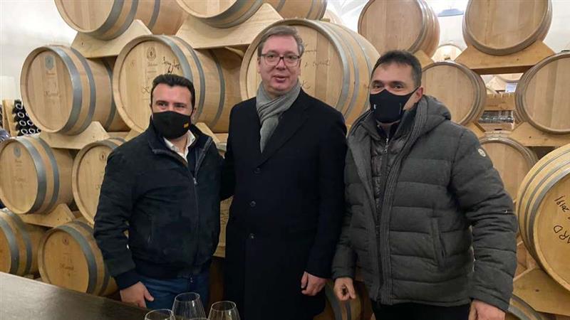 Канал 5 ексклузивно: Вучиќ на ручек со Заев во познатиот скопски ресторан ,,Камник” 
