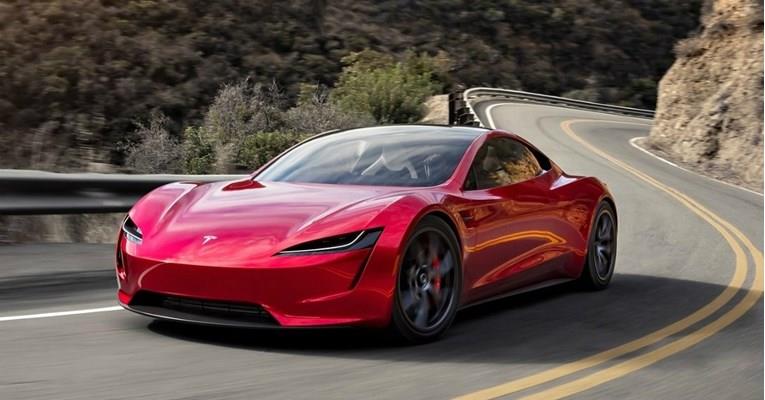 Илон Маск тврди: Tesla Roadster ќе мора да лебди 