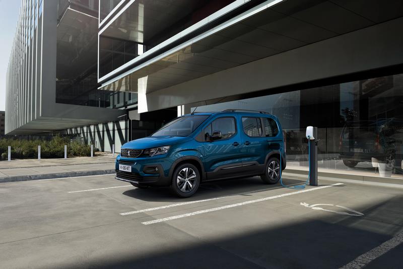 Новиот PEUGEOT e-RIFTER, подготвен за целосна електрификација!