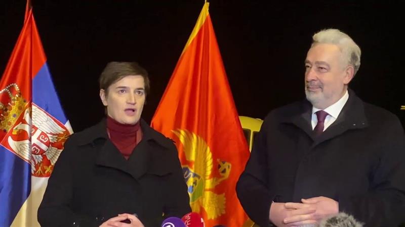 Србија вечерва на Црна Гора и донира 2.000 руски вакцини 
