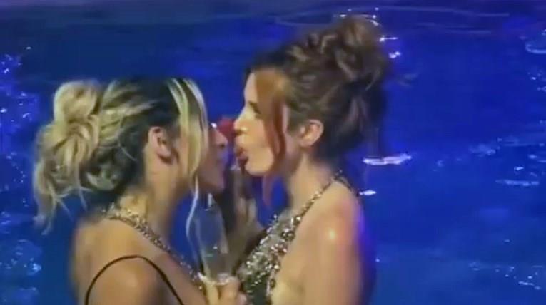 Жешката снимка на Бела Торн со порно актерка ја виделе над 5,7 милиони (ВИДЕО)