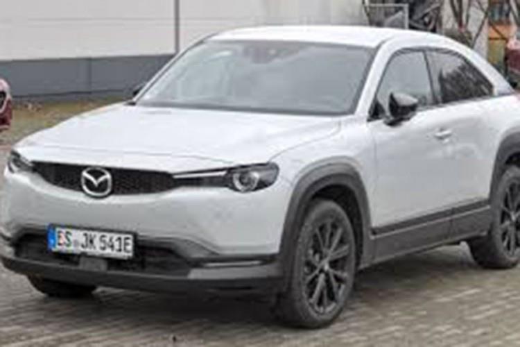 Мазда повлекува скоро 12000 свои MX-30 автомобили од Европа