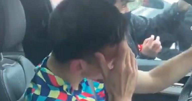 Ѕвезда на Барселона во солзи го напушти Камп Ноу (ВИДЕО)