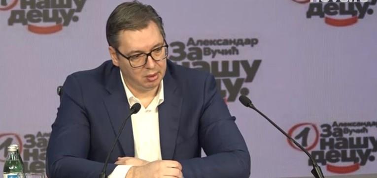 Вучиќ се пожали дека му е тешко на факултетот, му се потсмеваат на социјалните мрежи