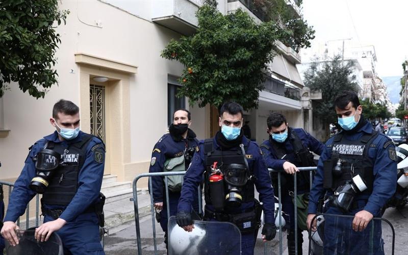Грчката полиција разбила мрежа на криумчари со луѓе
