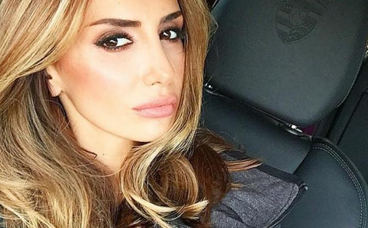 Емина Јаховиќ го покажа новиот дом во Истанбул