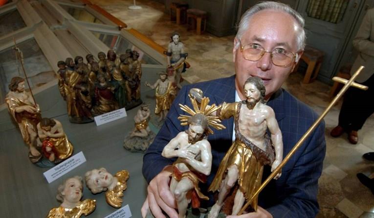 Крадец се предомислил: Лично ја вратил статуата на Исус, што претходно ја украл  од црква