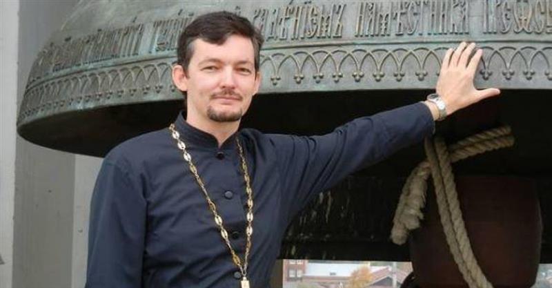 Свештеник избегал од Русија и открива голем хомосексуален скандал 
