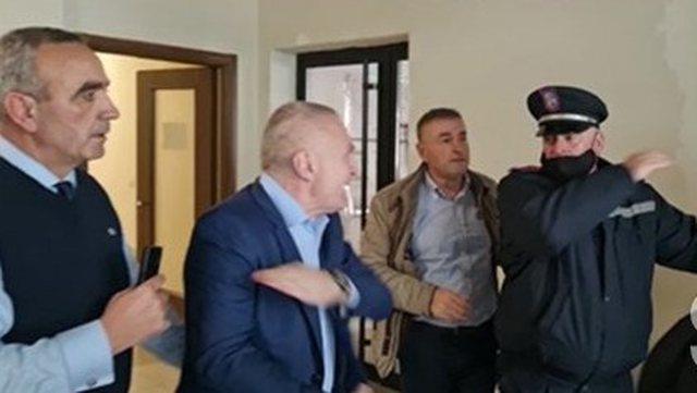 Албанскиот претседател Мета се судри со полицијата во Тирана (ВИДЕО)
