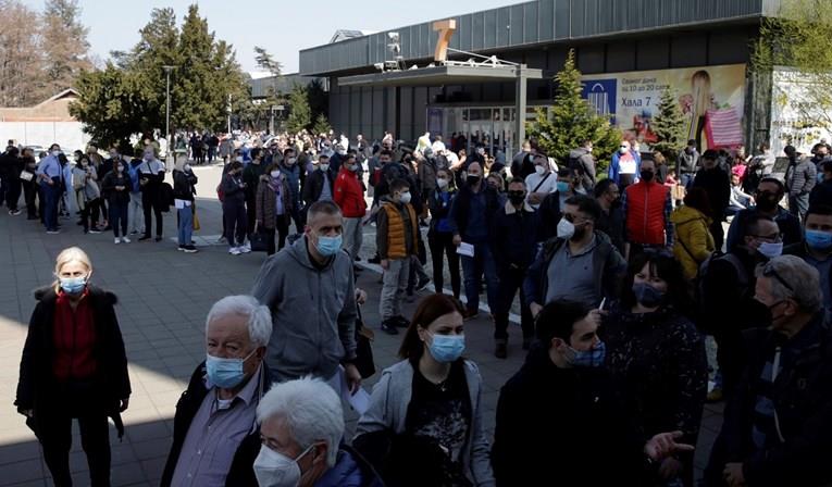Во Србија продолжува вакцинацијата на илјадници луѓе од регионот 