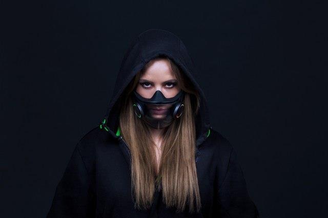 Паметна заштитна маска со „RGB“ осветлување