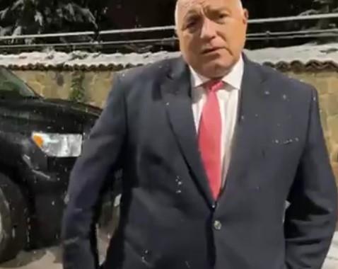 Бојко Борисов конечно се обрати до нацијата, нудејќи експертска/широка Влада до Декември