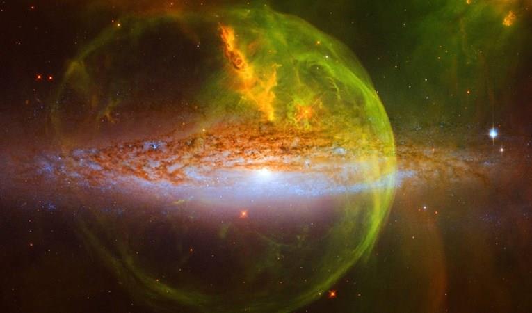Секоја година на Земјата паѓаат 5.200 честички од вселенска прашина 