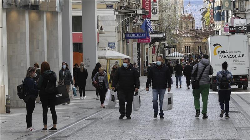 Грција од утре ги отвора трговските центри,но со ограничувања 