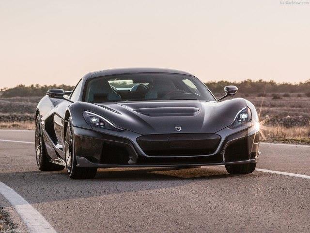 Видео: „Rimac“ во трка со „Porsche“