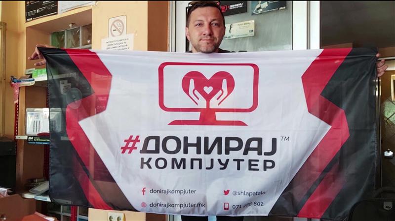 Борче Стаменов преку страната на фејсбук „Донирај компјутер“ донирал околу 800 компјутери