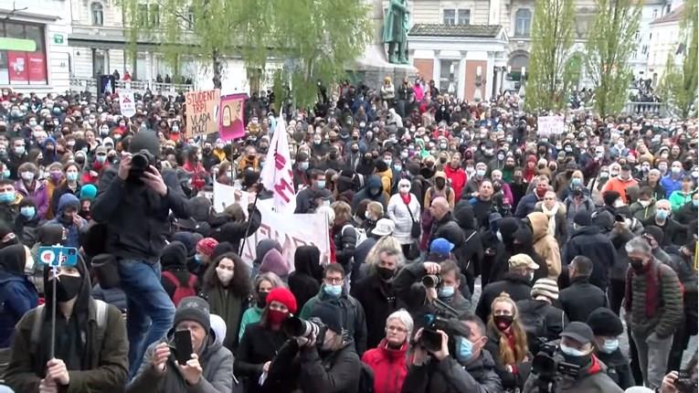 Масовен антивладин протест во Љубљана (ВИДЕО)
