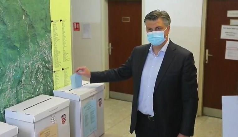 Локални избори во Хрватска, најнеизвесно во Загреб и Сплит 