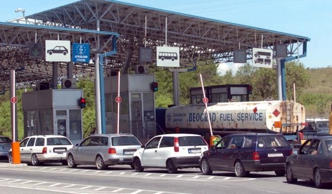 Политика: По тест во  Македонија, па во Грција