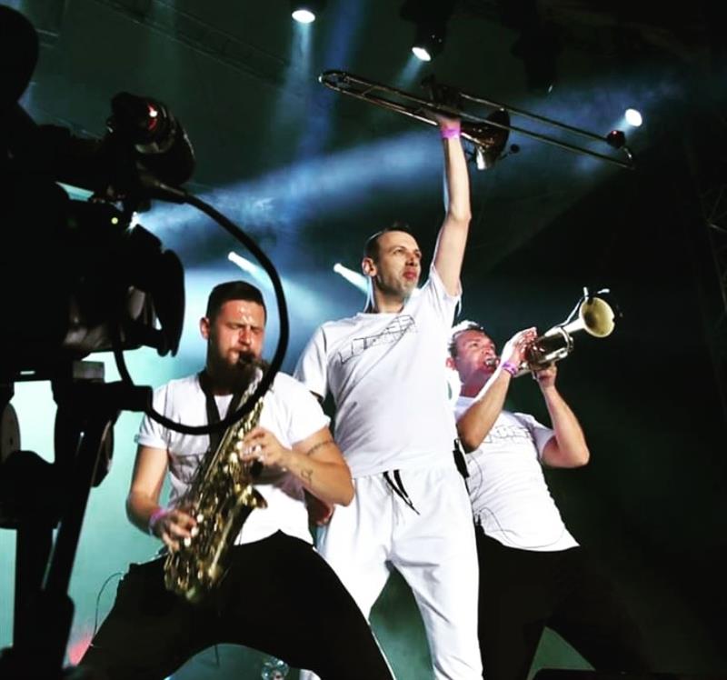BRASS Brothers , волшебно добра денс нумера од Македонија! Winner