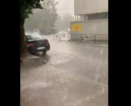 Видео: Силно невреме во Сараево