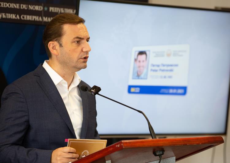 Османи му ја честиташе победата на Меџити во Чаир