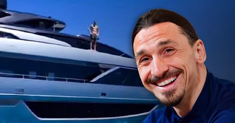 Јахтата на Златан Ибрахимовиќ од 20 милиони евра, на неа ќе крстари низ Јадранот (ВИДЕО)