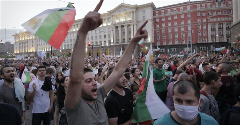По американските санкции, привремената влада на Бугарија прави  своја „црна листа“ 