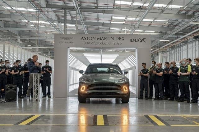 Видео: Што се може да направи „Aston Martin DBX“?