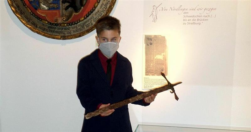 Дете во шума случајно пронашло историски меч од 17. век 