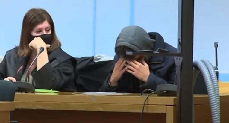 Ужас во Шпанија: Момче ја убило и изело својата мајка, доби 15 години затвор (ВИДЕО)