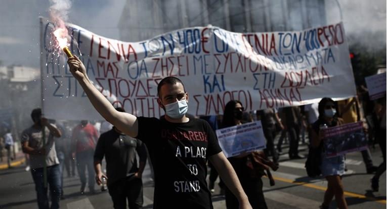 Грција ја потресуваат штрајкови против новиот закон за работни односи (ВИДЕО)