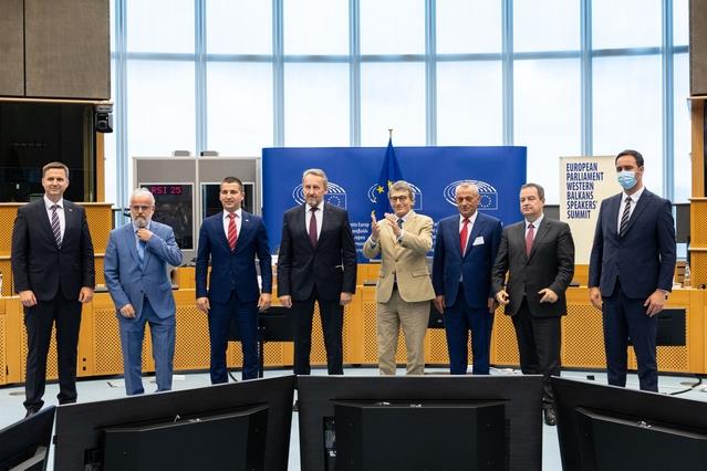 Претседателите на парламентите од Западен Балкан ја повикаа ЕУ да побрза со проширувањето