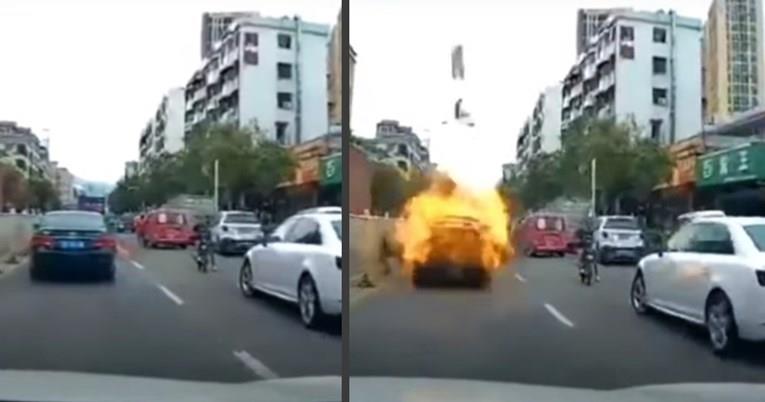 Експлодира плин во автомобил, чудо е што нема повредени (ВИДЕО)