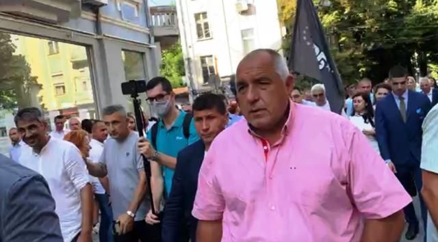 Бугарија пред нови избори, анкетите и натаму покажуваат неизвесен резултат 