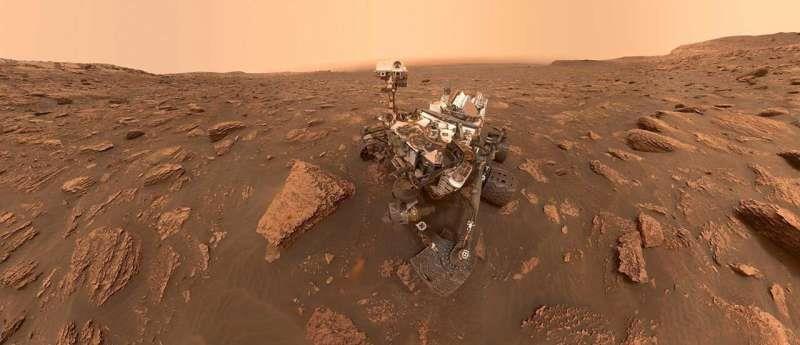 Роверот Curiosity пронајде траги на избришани делови од карпа на Марс