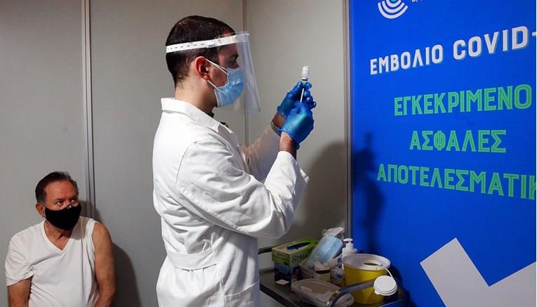 Во Грција задолжително вакцинирање за здравствени работници