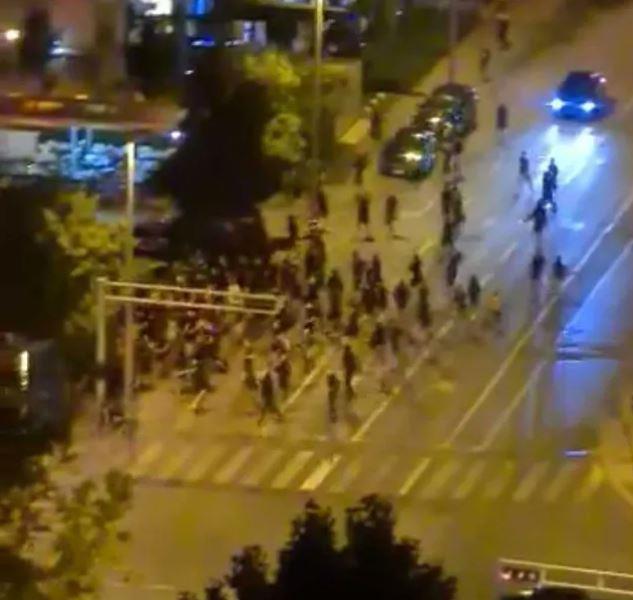 Навивачите на Динамо и Легија се судрија на улиците во Загреб